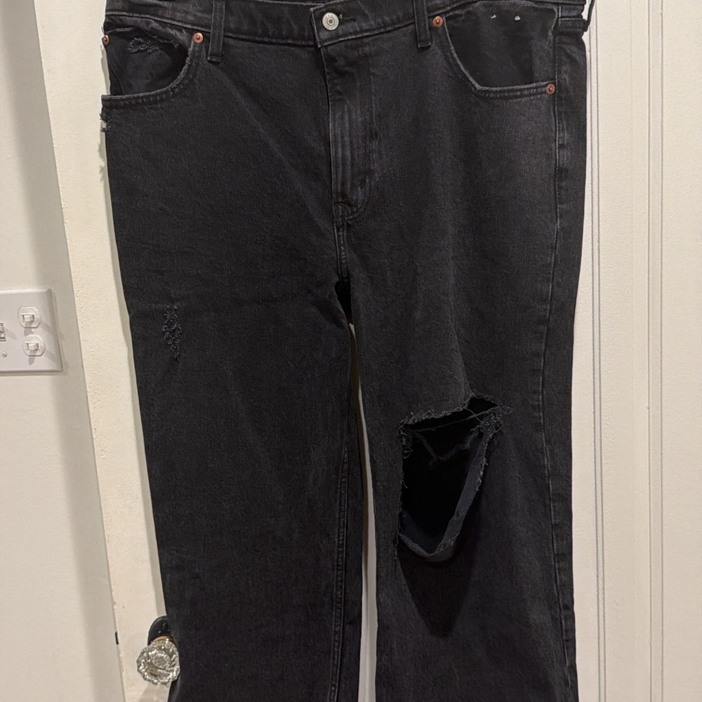 Stylish Black Distressed Women’s Jeans
